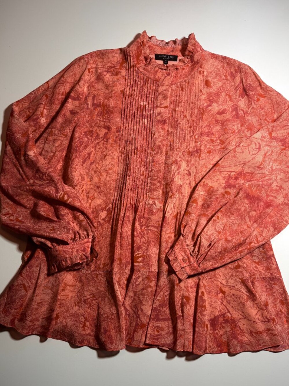 Lafayette 148 New York 100% Silk Blouse Ruffled Bottom Pleated Front and Back XL - Picture 3 of 16